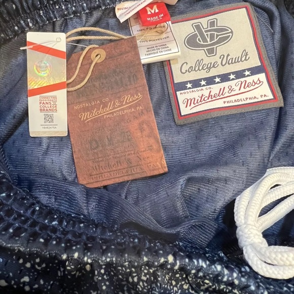 GEORGETOWN HOYAS BASKETBALL MITCHELL NESS COLLEGE VAULT GAME UNIFORM SHORTS MED - Picture 6 of 6